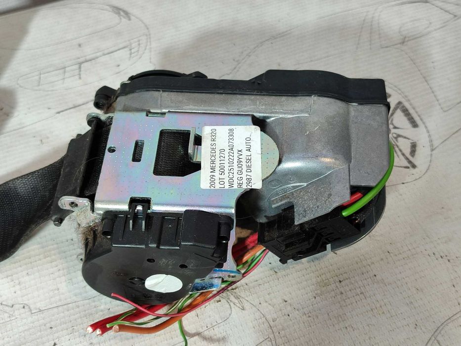Centură de siguranță față stânga Mercedes-Benz R-Class W251 / V251 2005-2013 2009 3.0 CDI Cod OEM: A2518600388, 00063774B (5F3)