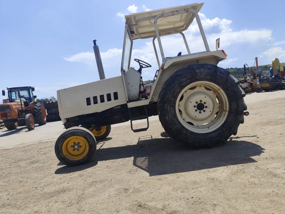 Tractor lamborghini 856