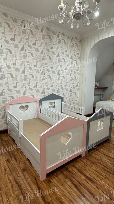 Кроватка домик детская