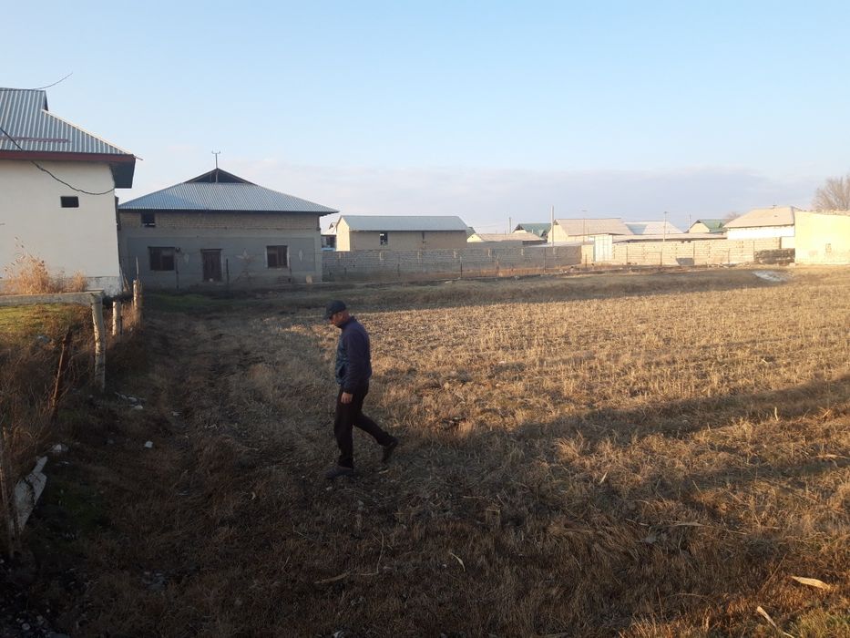 Ховли жой сотилади (база учун жуда кулай)