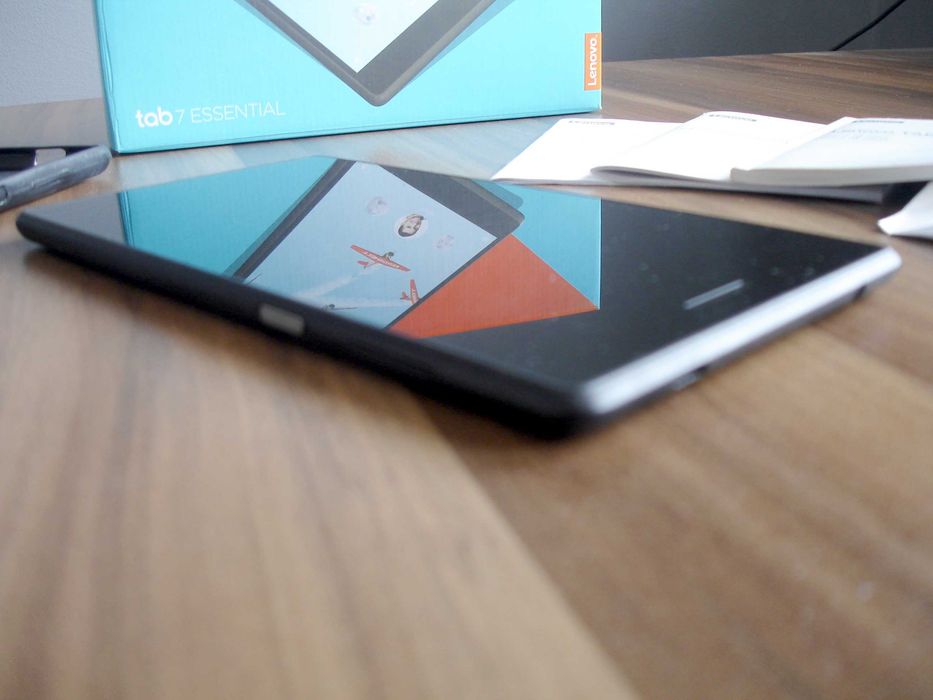 Таблет Lenovo Tab 7 Essential