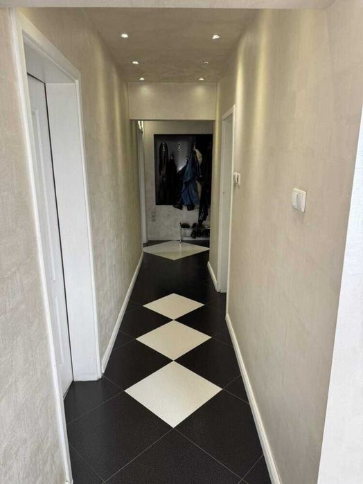 Продава се Двустаен апартамент в Пловдив, Център - 63 кв.м за 891 €/кв.м - Снимка #10