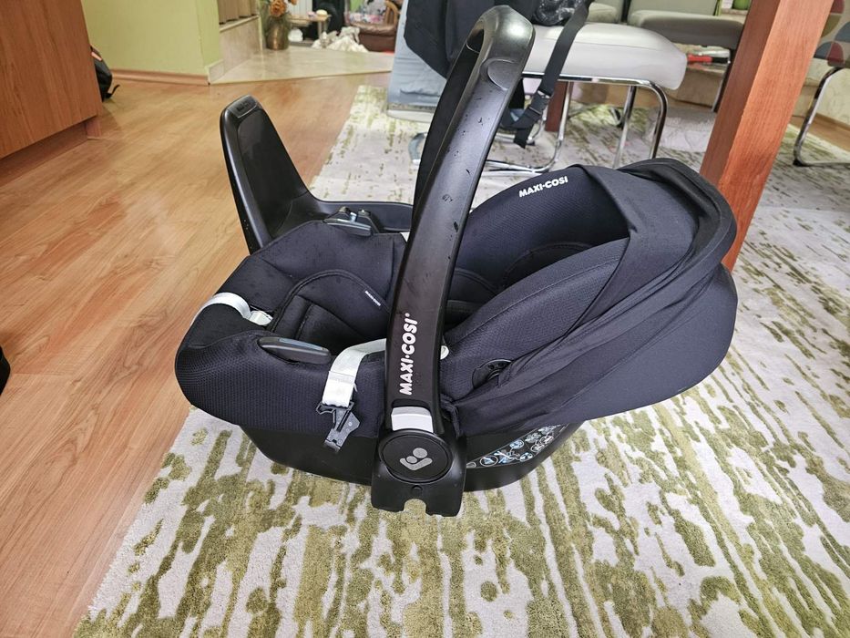 Столче Maxi Cosi Cabriofix и база 2way