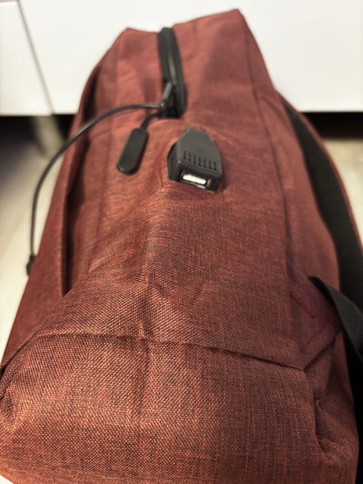 Rucsac cu port usb