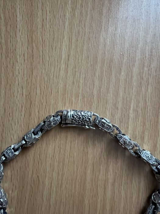 Серебряная цепь с крестом