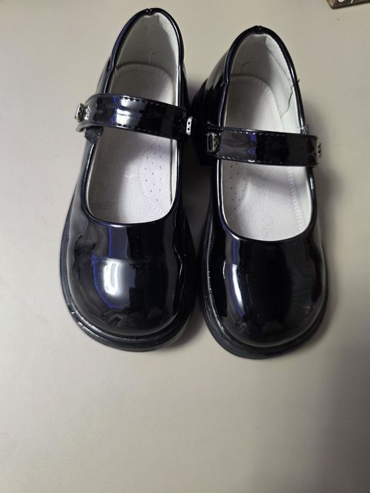 Pantofi marimea 28