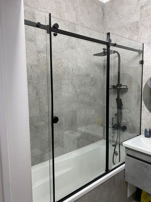 Душевые кабины и ванные перегородки