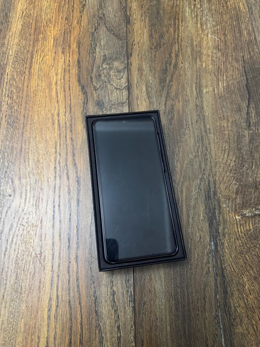 Продам телефон samsung galaxy s21