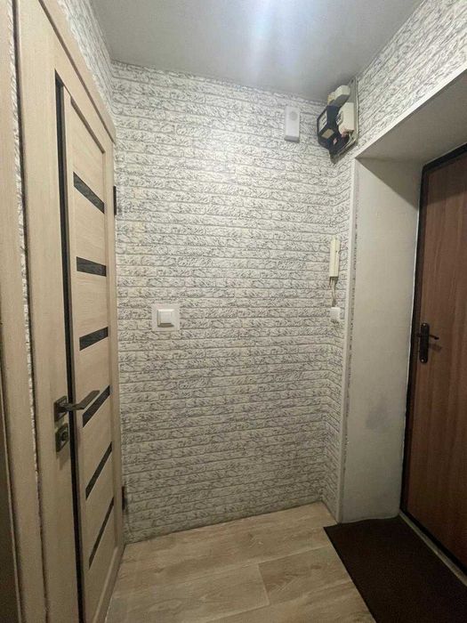 продам  2 комнатную квартиру