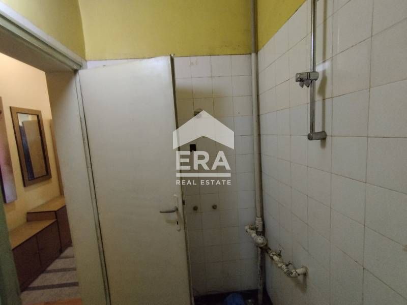 Продава се Двустаен апартамент в Хасково, Център - 78 кв.м за 1144 €/кв.м - Снимка #9