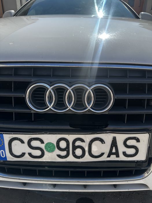Vând Audi A5 Coupe, an fabricație 2009, cu 228.343 km.