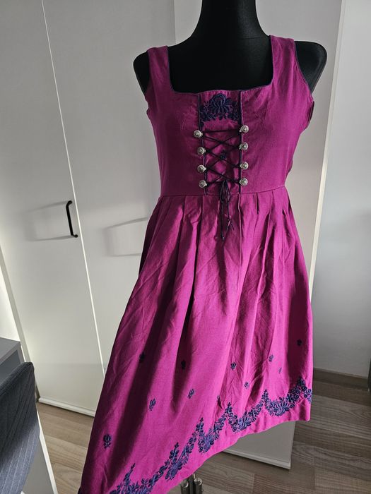 Rochie tradițională bavareză (Dirndl)