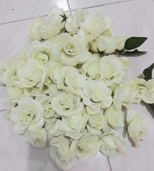 Pachet Flori artificiale spuma bleu/flori textile ivoire 50 buc/25 lei