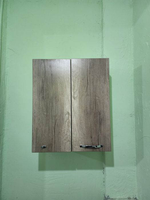 Кухонный подвесной  шкаф( 2штуки) Срочно