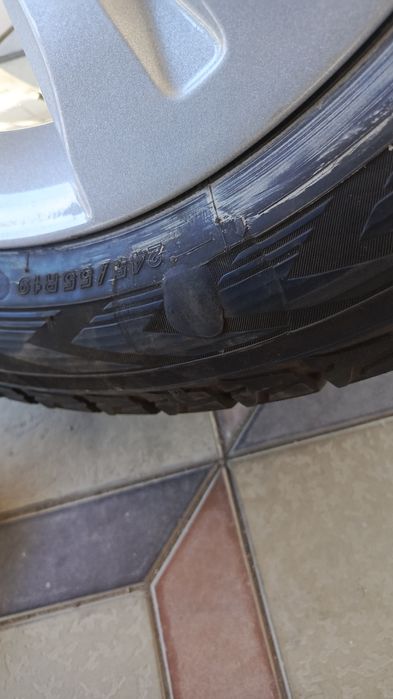 245/55R19 толька 1 остался