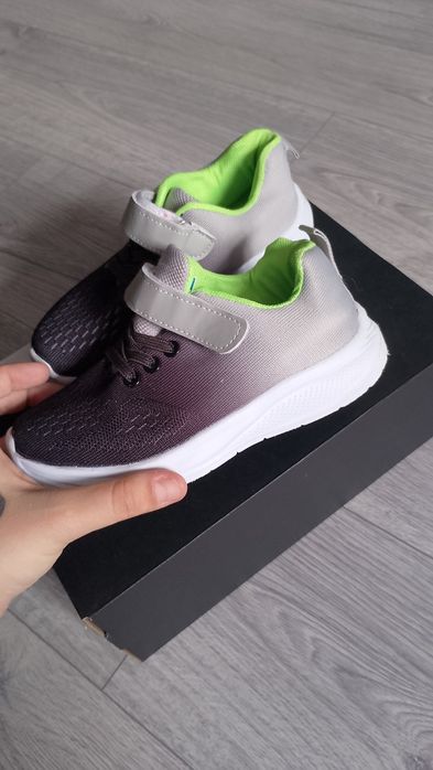 Adidași mărimea 32