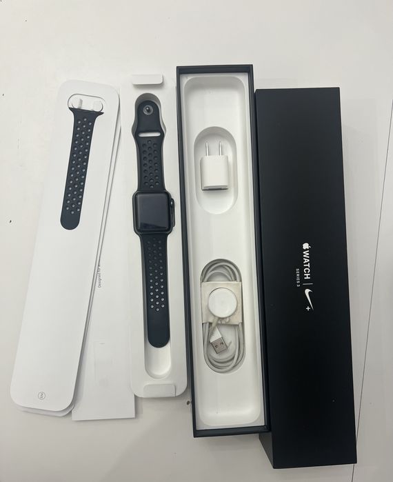 Apple watch series 3, Nike+, 42 mm, Space gray