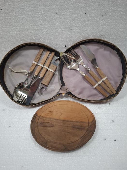 Нов туристически несесер с прибори за хранене и чинийка Петко Денев