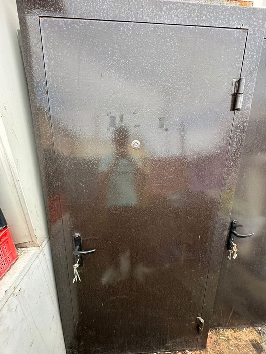 Продам наружные двери