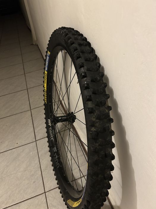 Janta dt swiss E1700 pe 27,5 - cu 2 cauciucuri michelin