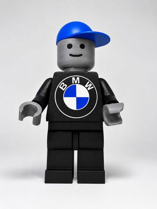 3D принтирана LEGO фигупка на BMW човече