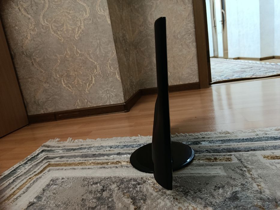 Монитор Philips.