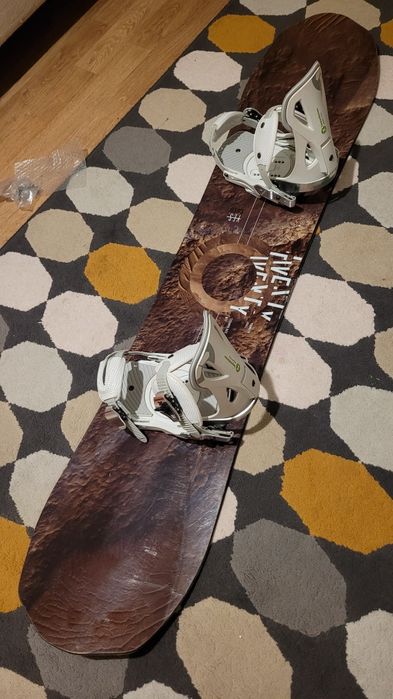 Placa snowboard YES 150 POWDER cu legături Beyond