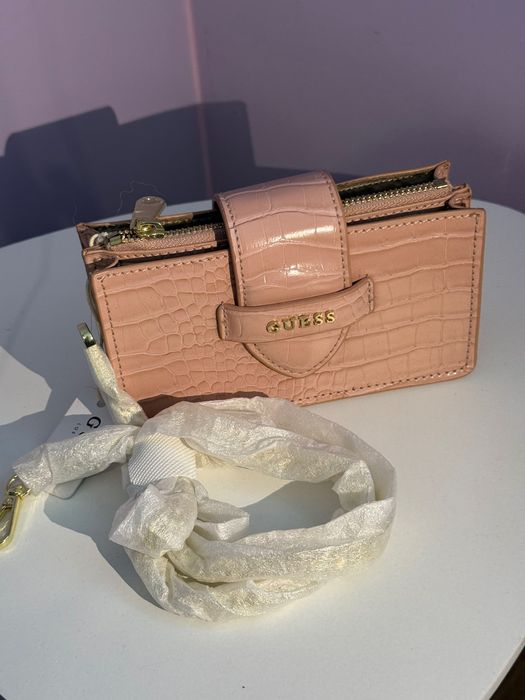Чисто нова чанта на Guess