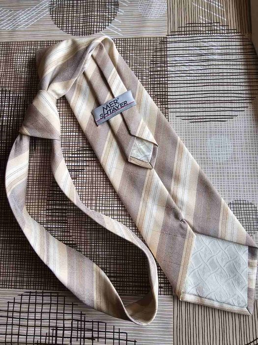 Мъжки костюм, риза, вратовръзка