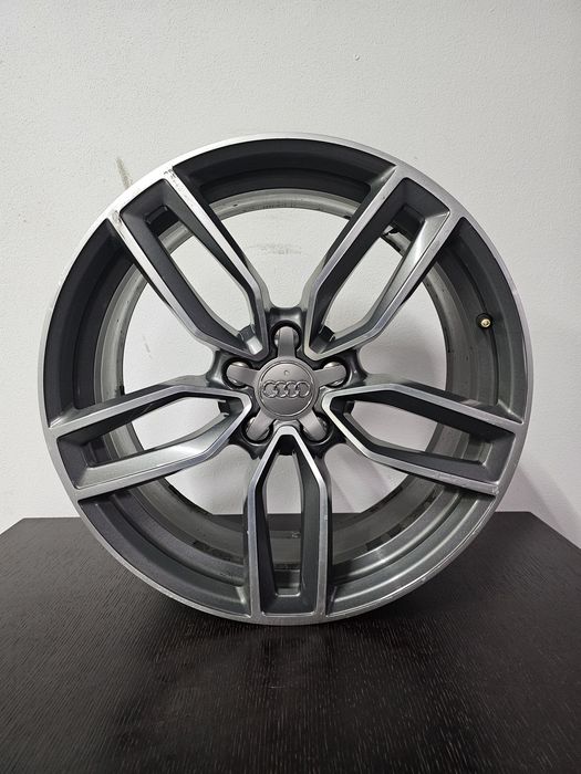 Set 4 Jante Audi S3, RS3, A3, V8 Originale, R19, foarte usoare! Diamond cut