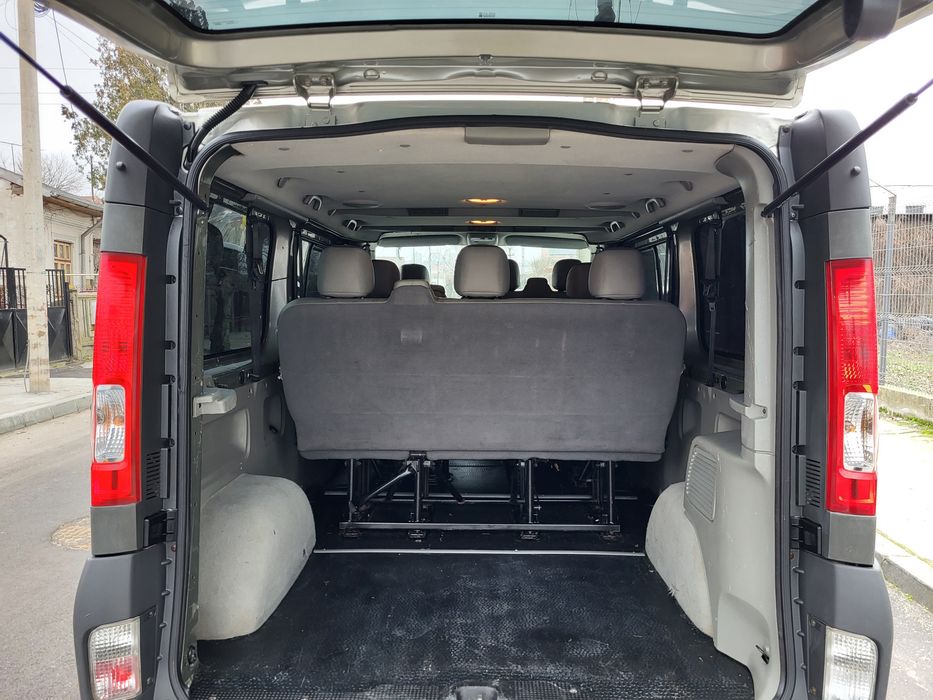 Opel vivaro 8+1 locuri 2013 lung ( renalut trafic)