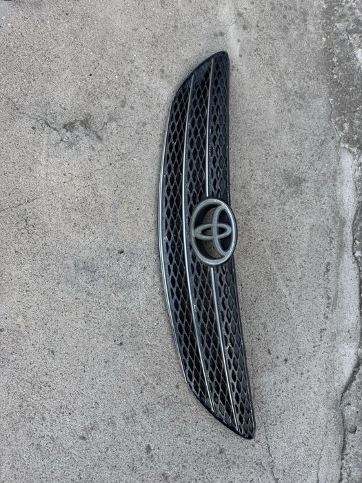 Решетка Камри 30