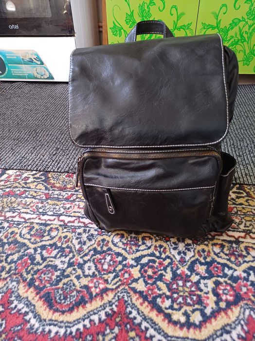 Рюкзак черный кожанный