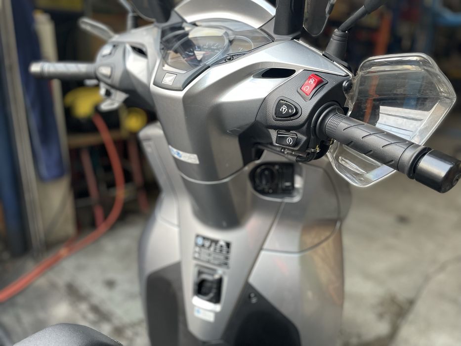 Honda Sh300 ABS/trakchan