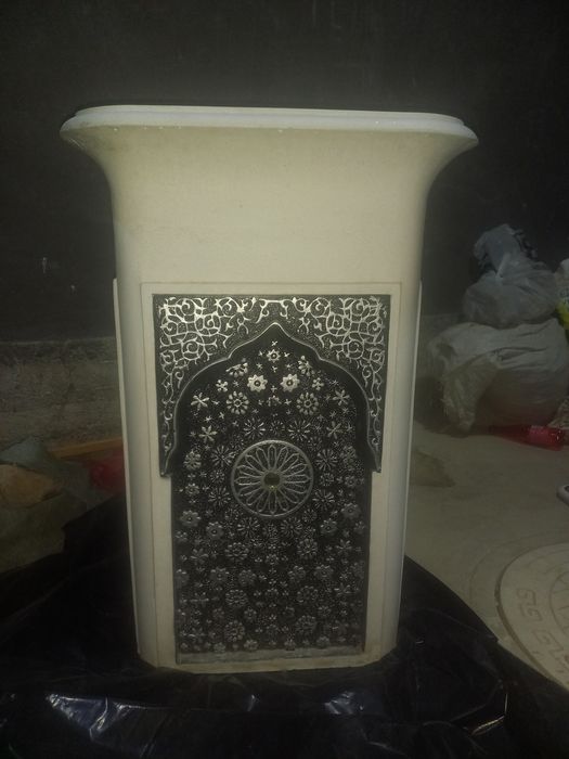 Naqishli rakvina hovliga