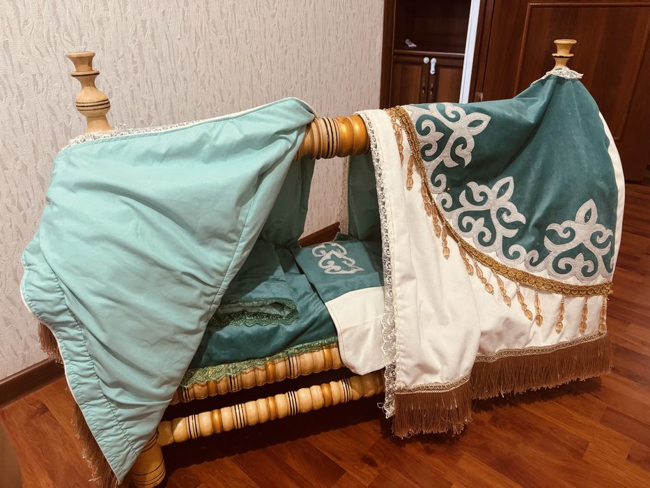 Бесік, колыбель(детская кроватка)