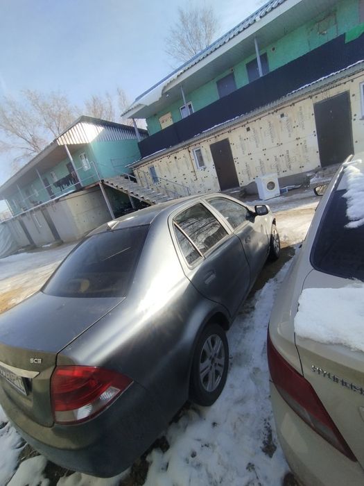 Geely GC3 китайский автомобиль