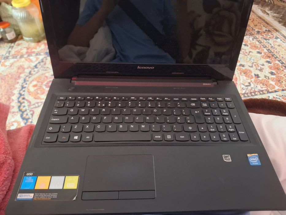 Vând laptop Lenovo