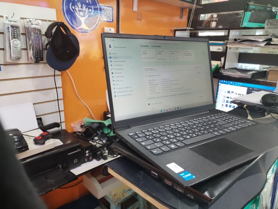 Noubook sotiladi Lenovo core i3