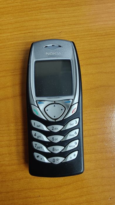 Телефон Nokia 6100