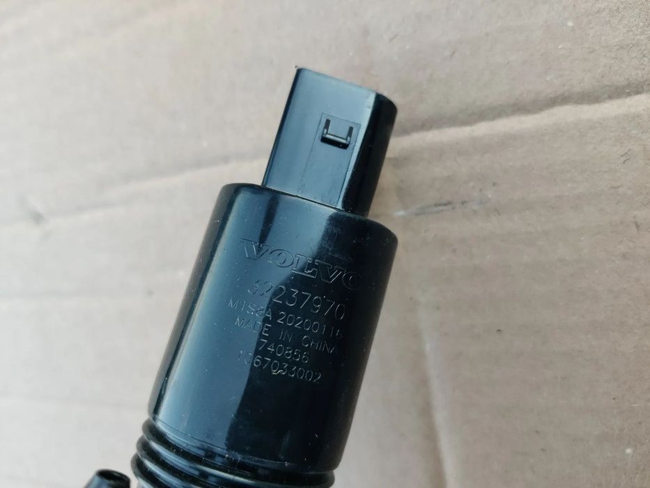 Pompa spalatori parbriz NOUA  Volvo XC40 C40 EX40 32237970