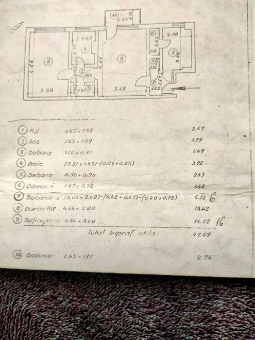 Vând apartament cu 2 camere – Roman, zona Piața Mică