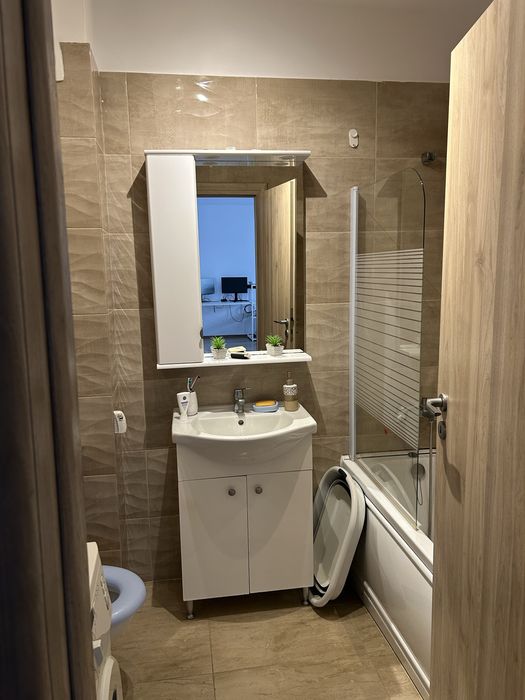 Inchiriez apartament Militari Residence