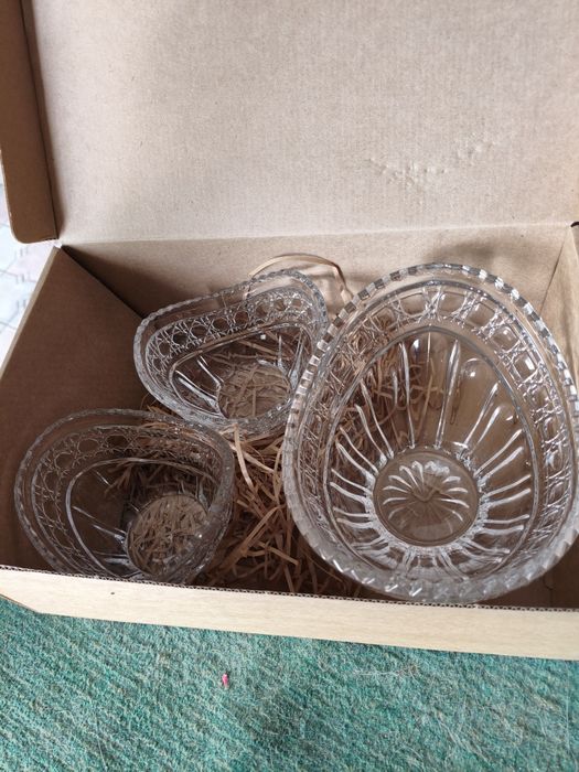 Набор стеклянных вазочек