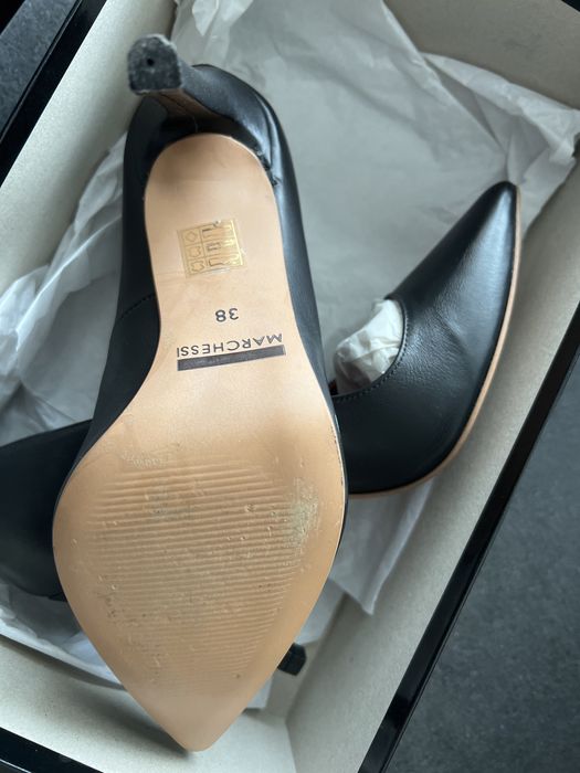 Pantofi cu toc din piele neagra