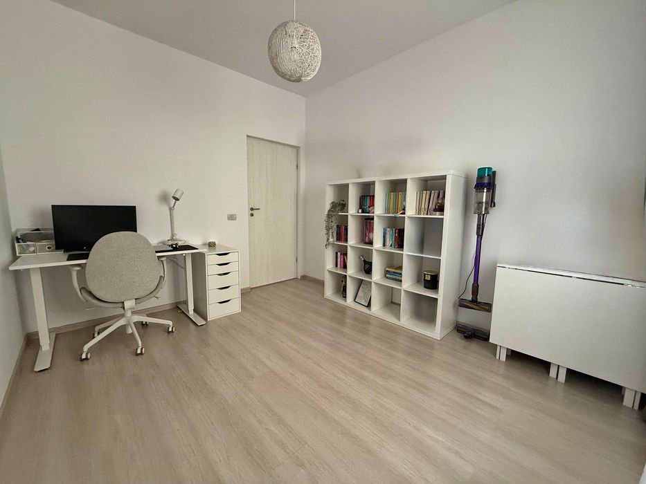 Apartament 3 camere de vanzare padure Rosu - Mai multe