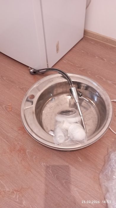 Мойка для кухни , новая. По размеру не подошла