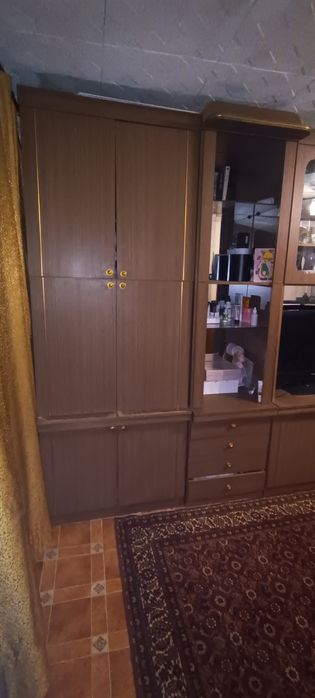 Стенка б/ в гостиную