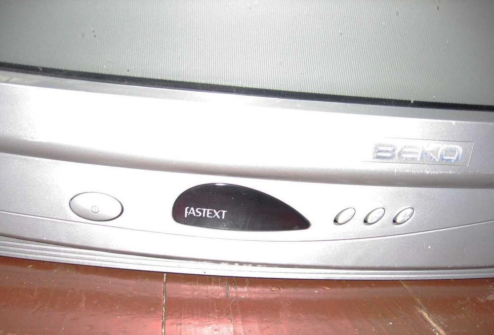 Два кинескопни телевизора Beko и Sony Trinitron