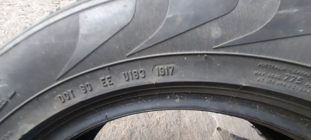 Всесезонни гуми-17цола-215/65-1бр.-65лв."PIRELLI "